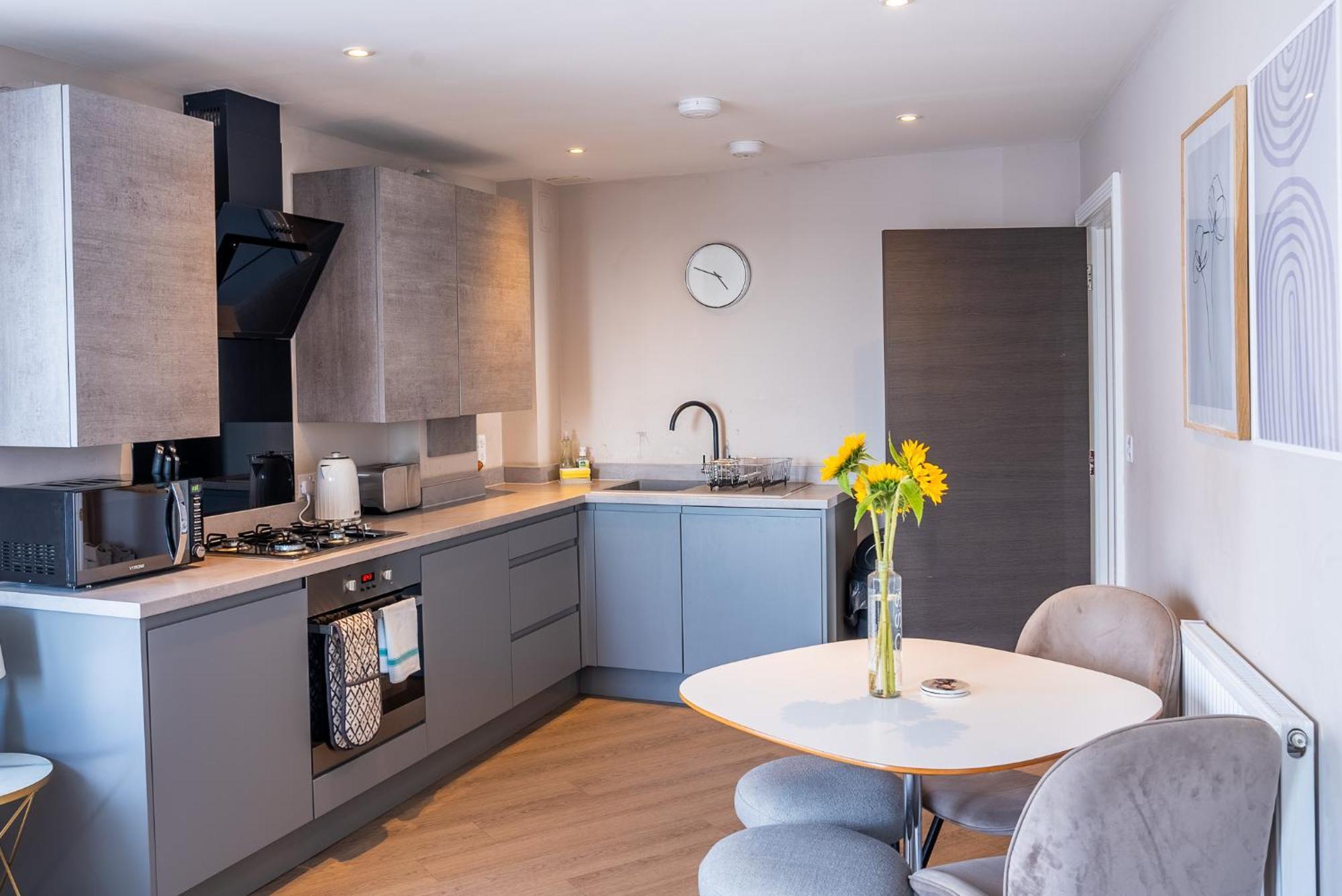 Beautiful Two Bedroom Harbour Side *